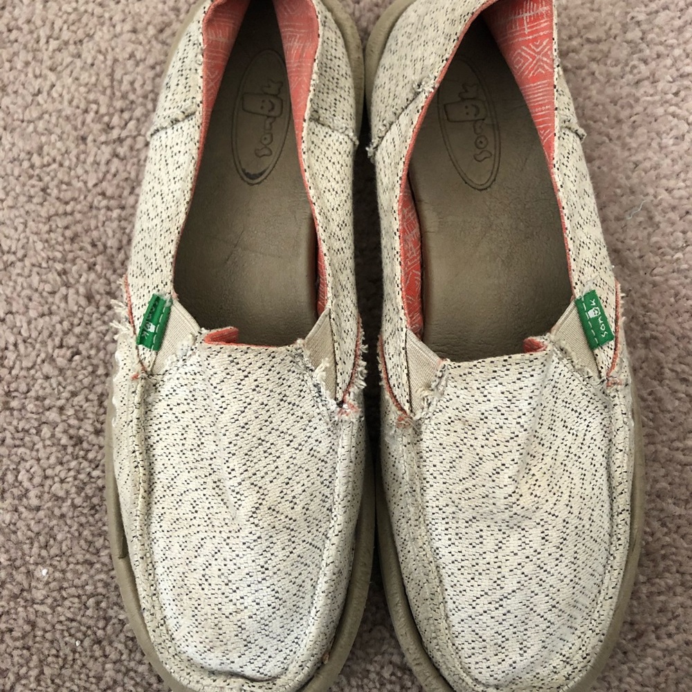 Sanuks